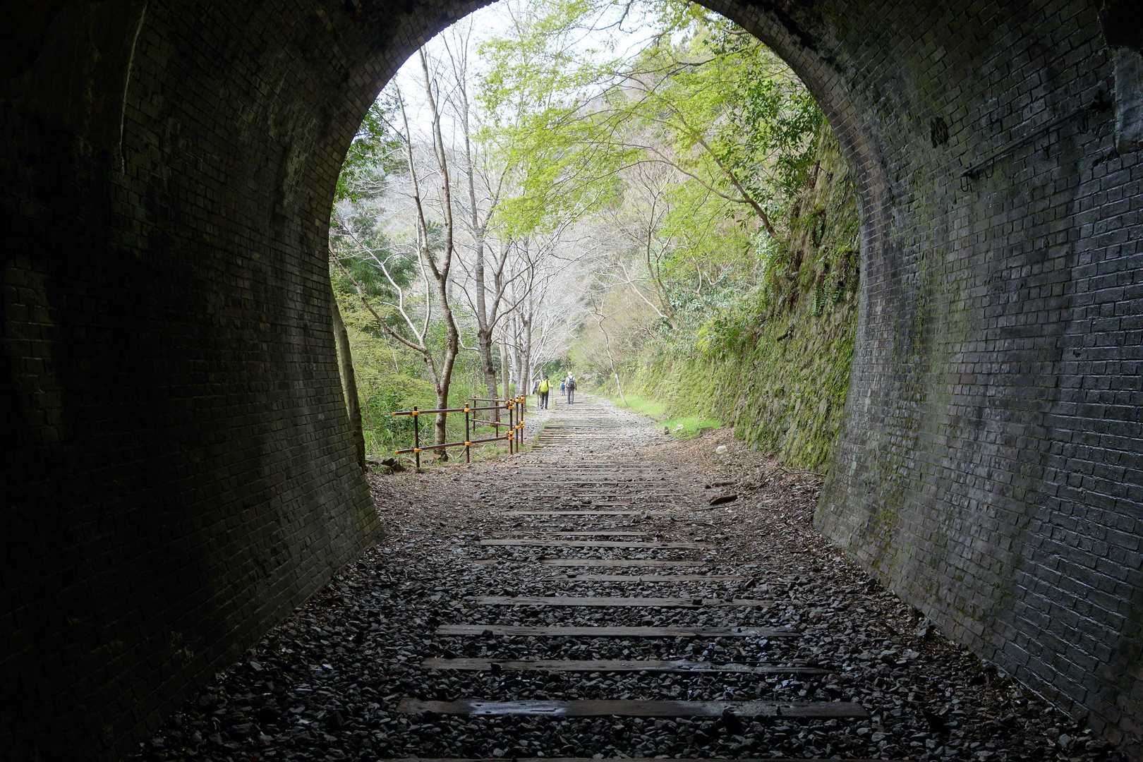JR廃線跡を辿って武田尾駅へ