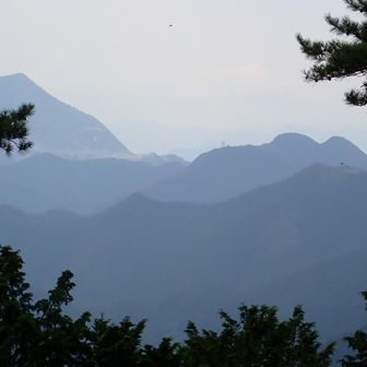 霞んで八ヶ岳は見えない
