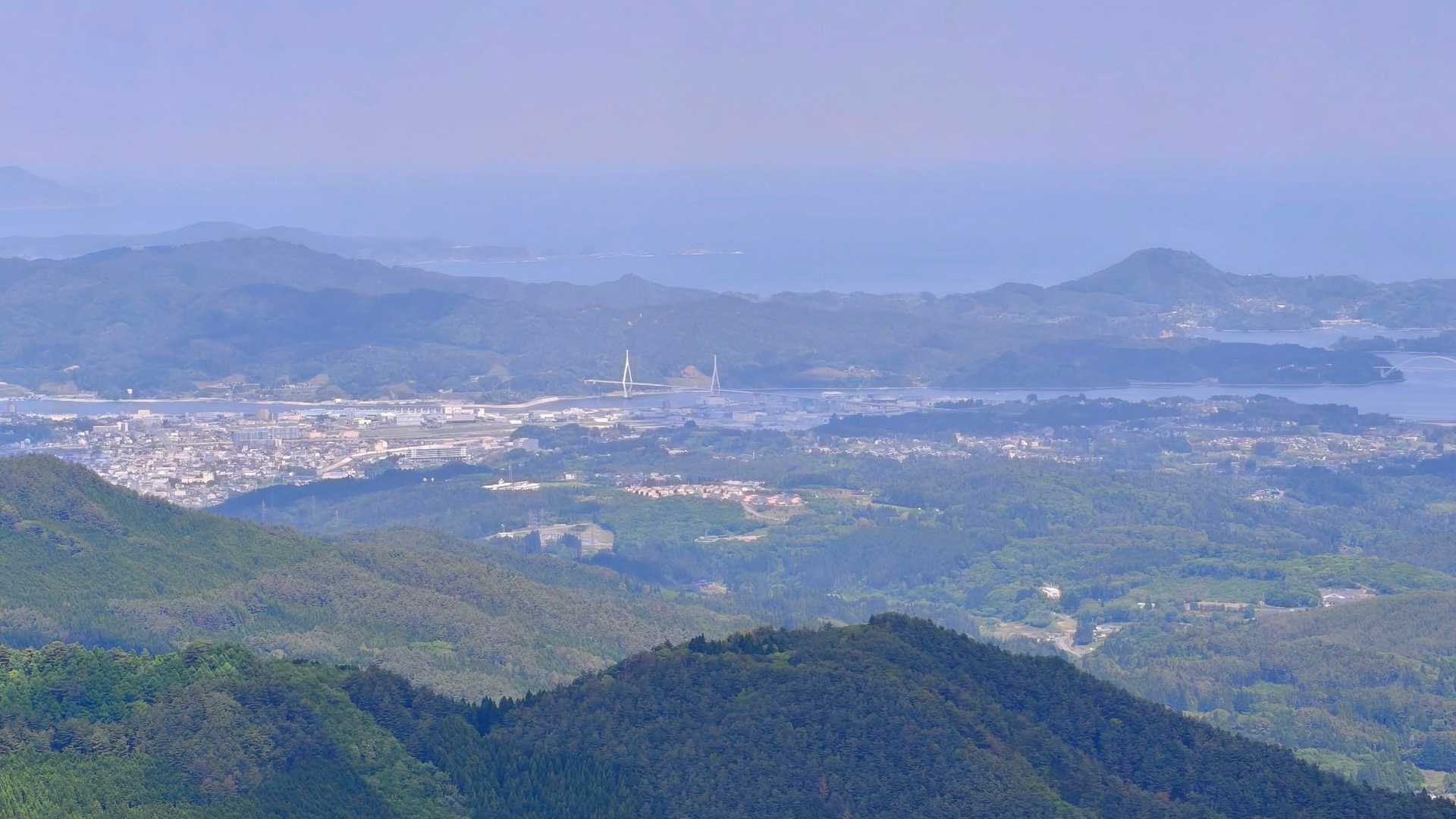 気仙沼市方面も一望できる