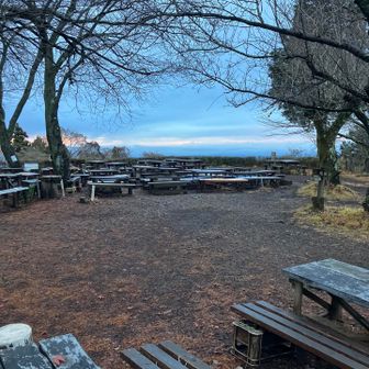 お天気イマイチのせいか人は少なめでした