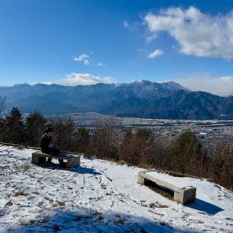 山頂がめちゃ広くてゆっくりできます