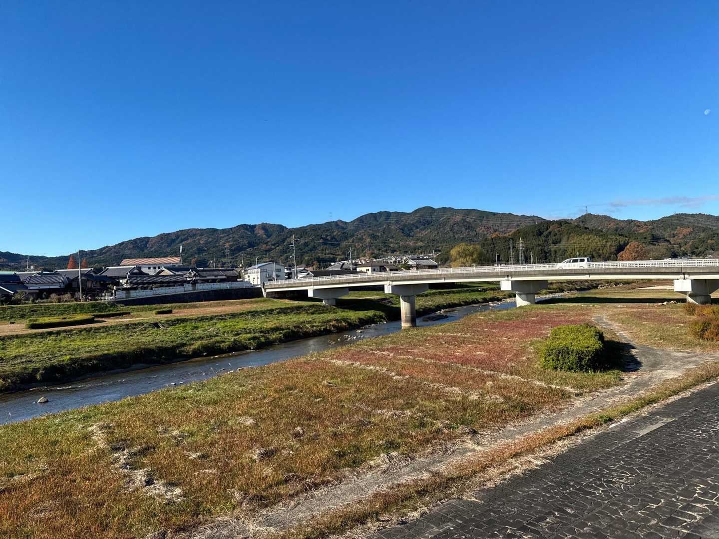 野洲川支流の杣川です。