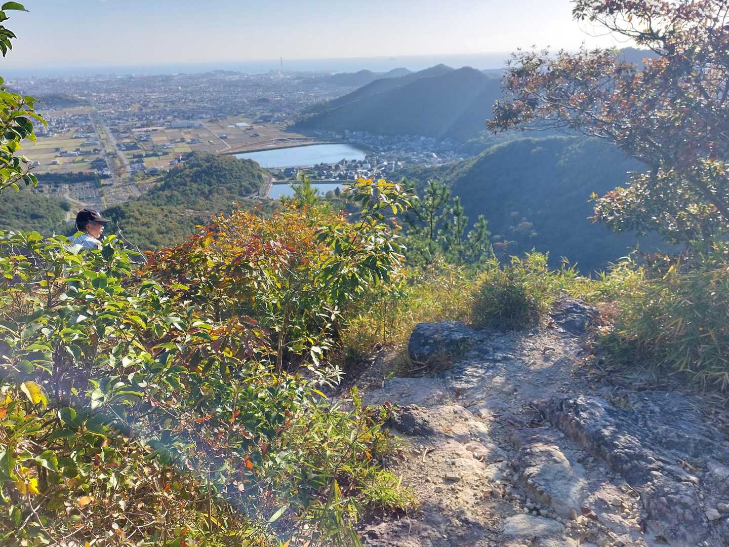 ランチしながら、お話した方と
最初のルートとはちがう道を下る　　　　ご一緒させて頂く🙏
