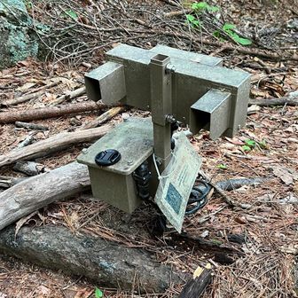 カメラのキャップを、矢立石🅿️の登山者カウンターに置いて来た。
これから下山する人、探しに戻って来た人どちらも此処ならわかるかな？と。
でも、きっとゴミになる…