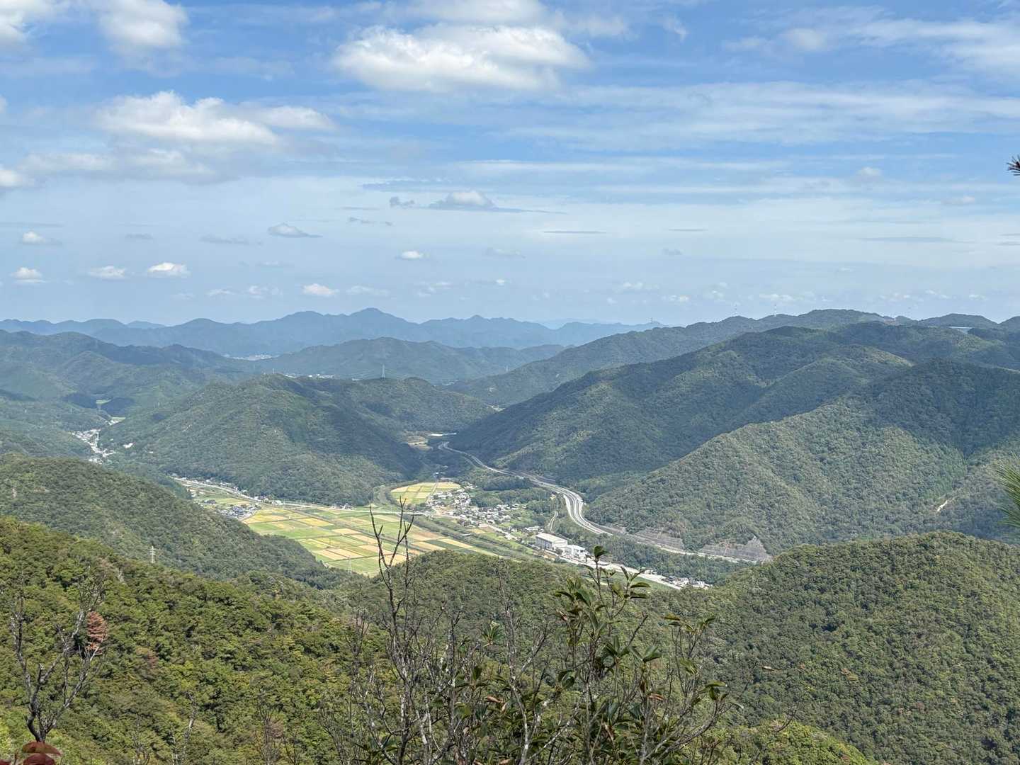藍本駅-虚空蔵山登山口-虚空蔵山-八王子山-大谷山-草野駅 縦走コースの写真