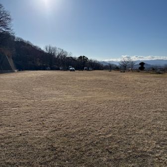 弥生の広場駐車場に駐車💉
広い✨けど、ここに来るまでの道が狭かったよ💦対向車きたらどないしよーってひやひやせん？