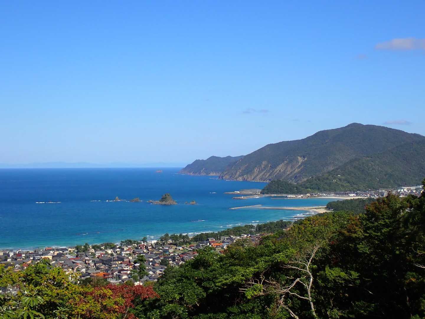週末こんな天気になりゃえーのにな〰️と思いながら下山します
　さ、今からまた仕事～👍️