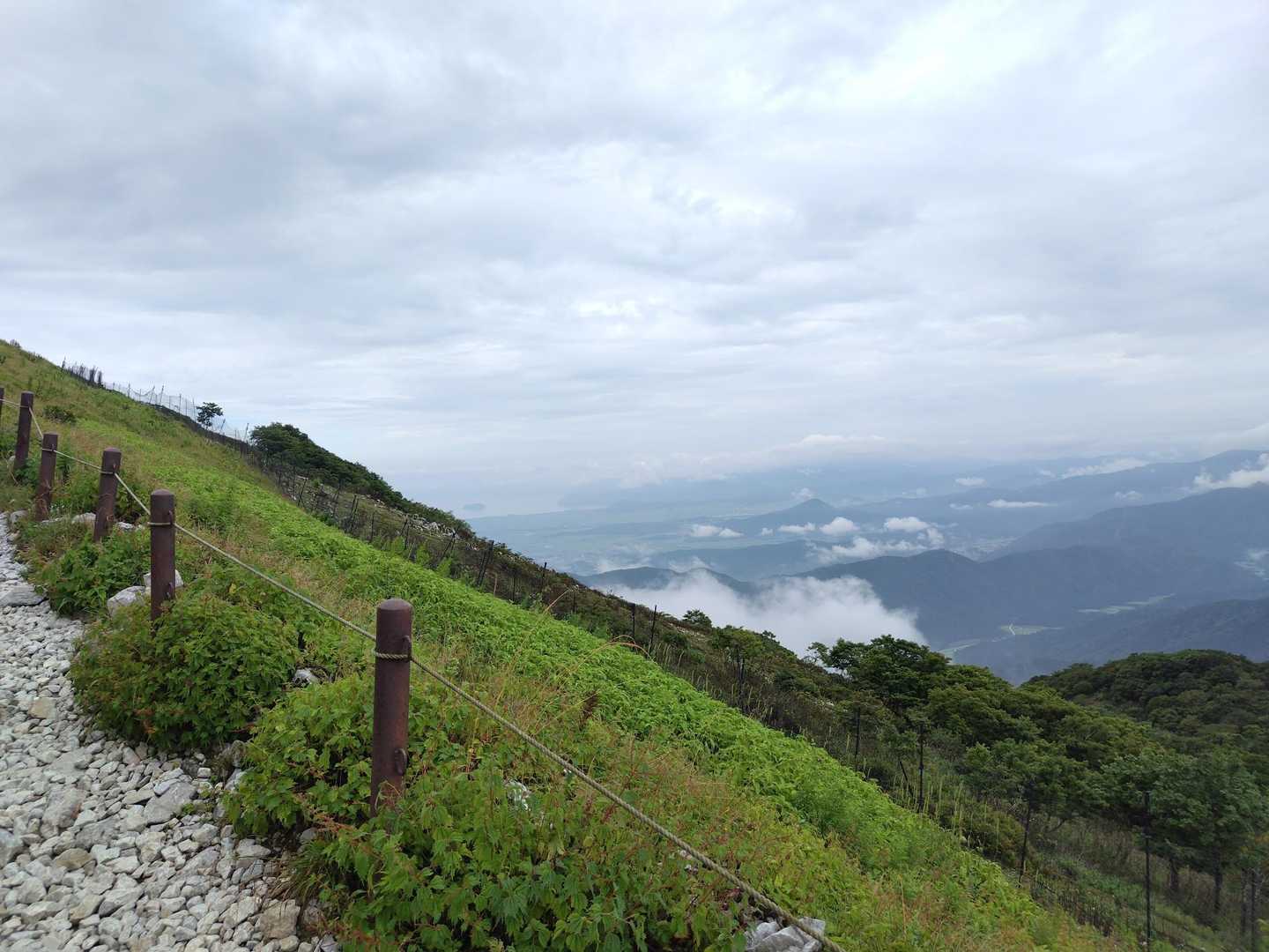 西登山道-伊吹山-東登山道 周回コースの写真