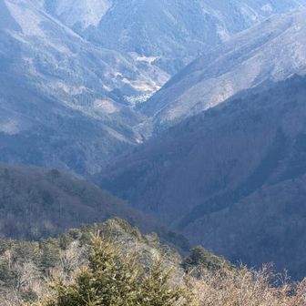 街が見える✨ここから丹波山まで11キロ😅バスの時間みながら温泉行きたいな