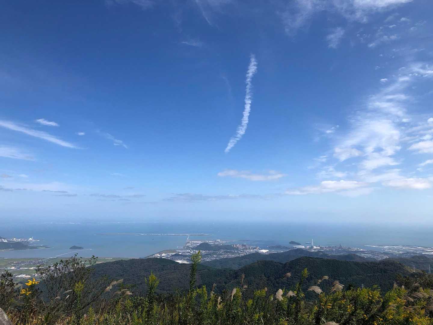 貫山山頂からの景色。最高です。

帰らなくて良かった😊
ご褒美貰い損ねるとこでした。