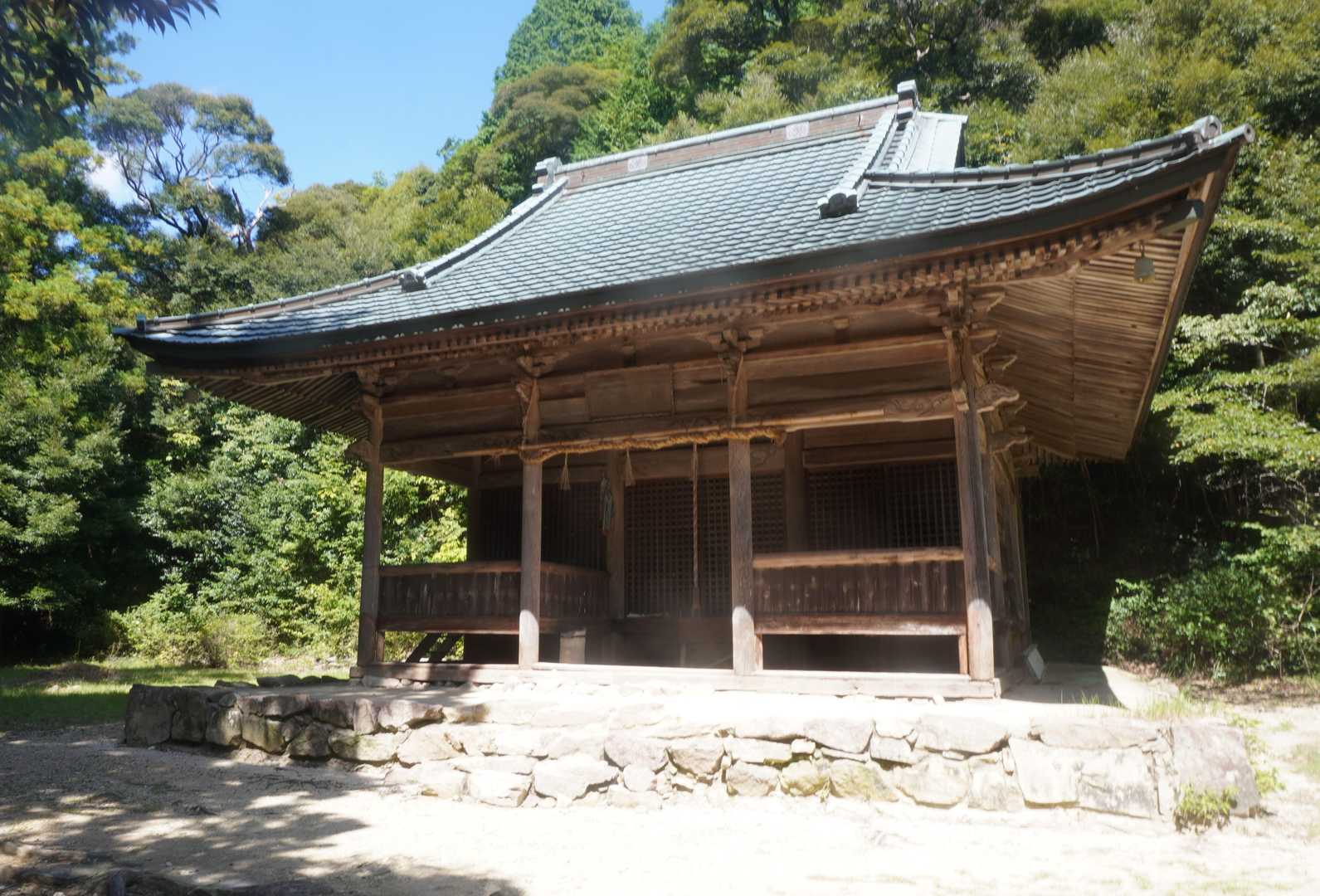 虚空蔵堂
推古天皇の時代に、聖徳太子が夢のお告げによって山の中腹に虚空蔵堂を建立したと伝わる