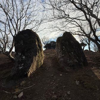 陰陽石
ここから先は御神域