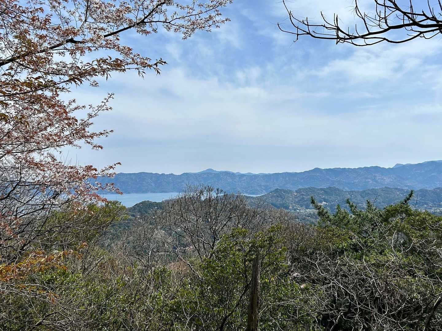 ちっちゃく
彦岳((〃´▽｀〃))/“