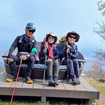 3人で撮影📷️
（撮影用のソファー）