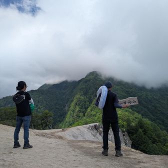 甲斐駒ヶ岳は雲の中