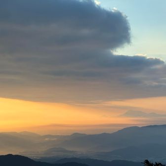 雲海に浮かぶ雲仙岳