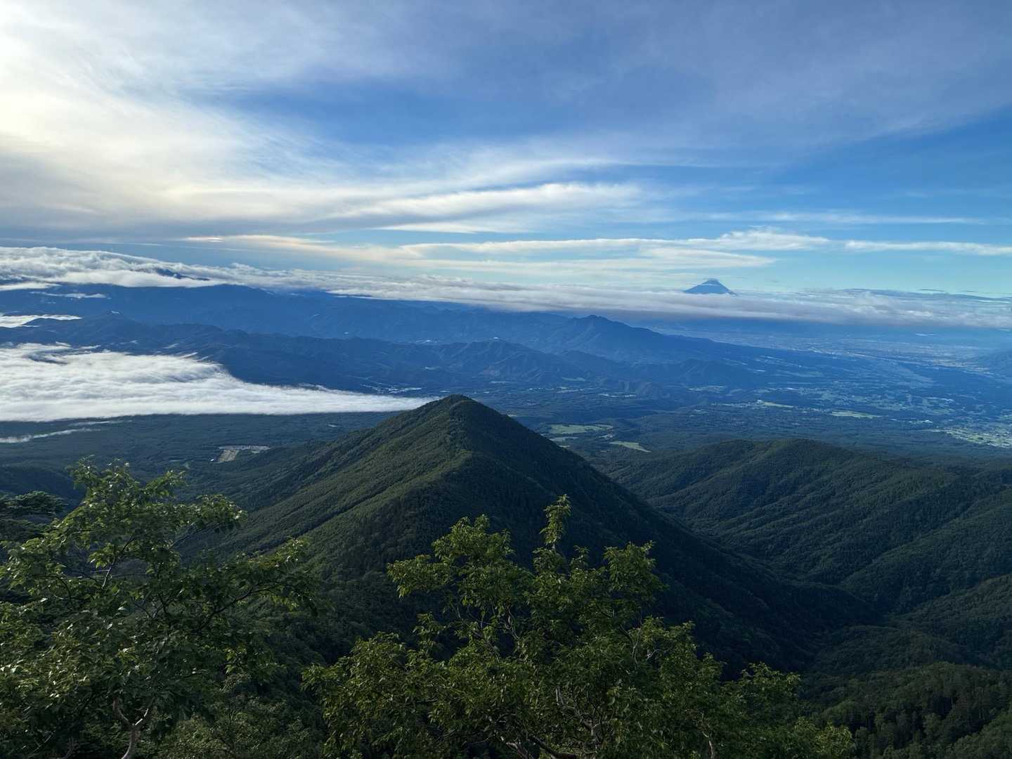 振り返ると
牛首山、富士山🗻
