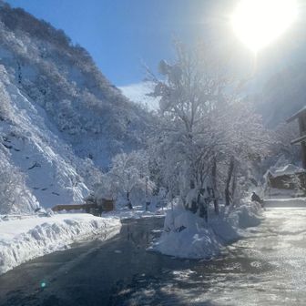 しばらく歩きます