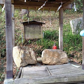 雲水峰清水　水はポタポタ程度の流れ