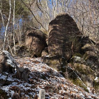 夫婦岩
こういうの見ると登れるのかな？って気になっちゃいます。