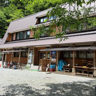 小屋で休憩