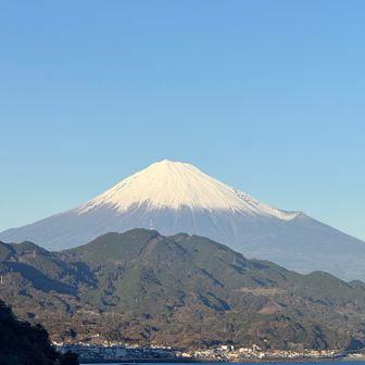 夕方の富士山
薩埵峠はカメラマンさんでいっぱい！今日はめちゃくちゃ良いロケーションだもん！！📸
