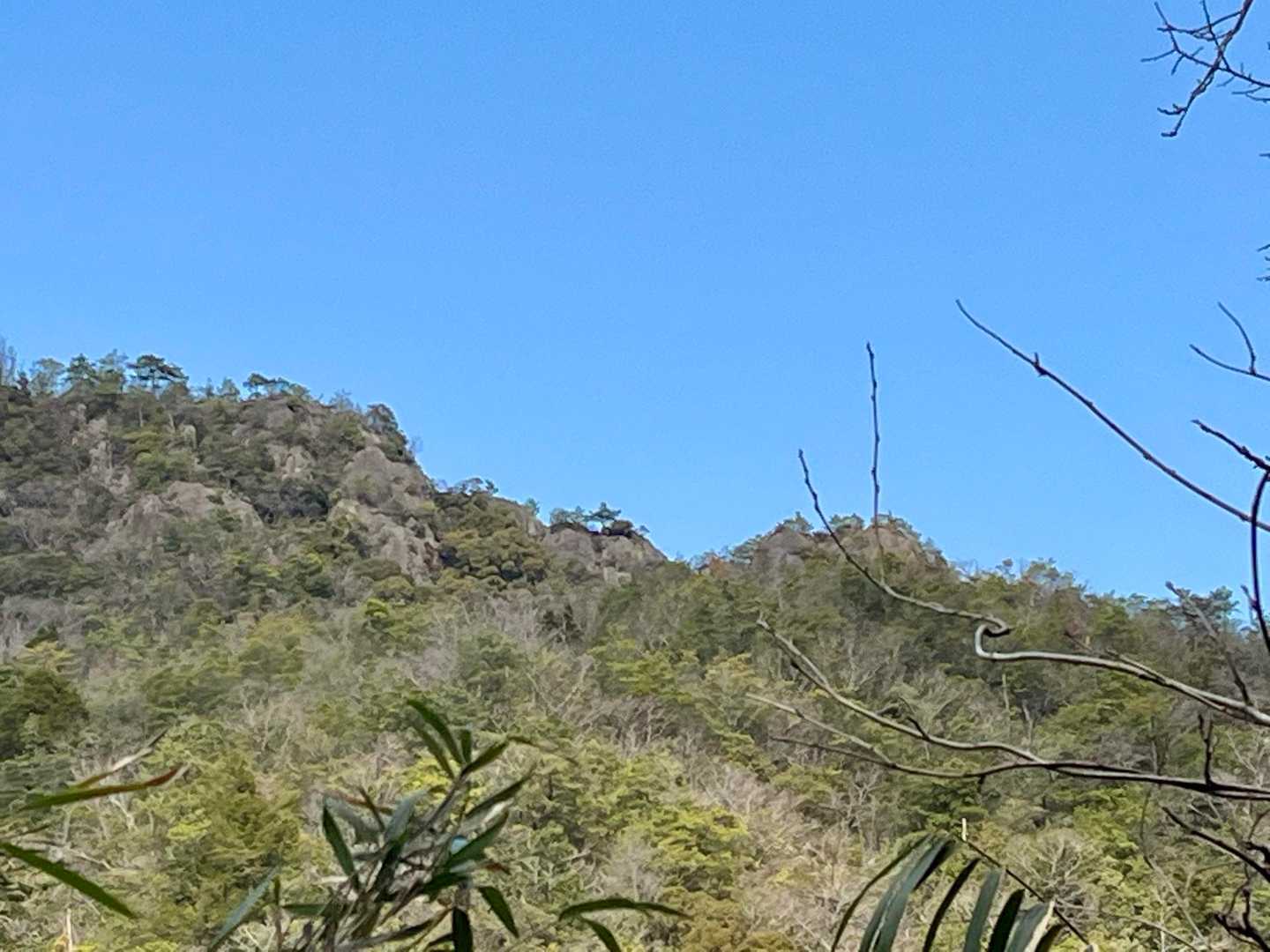 歩いて来た岩場です🪨
