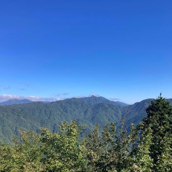 雨乞岳、鎌ヶ岳、御在所岳、入道ヶ岳が見えました
