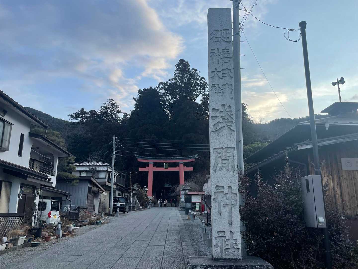 登り出しは雲多め