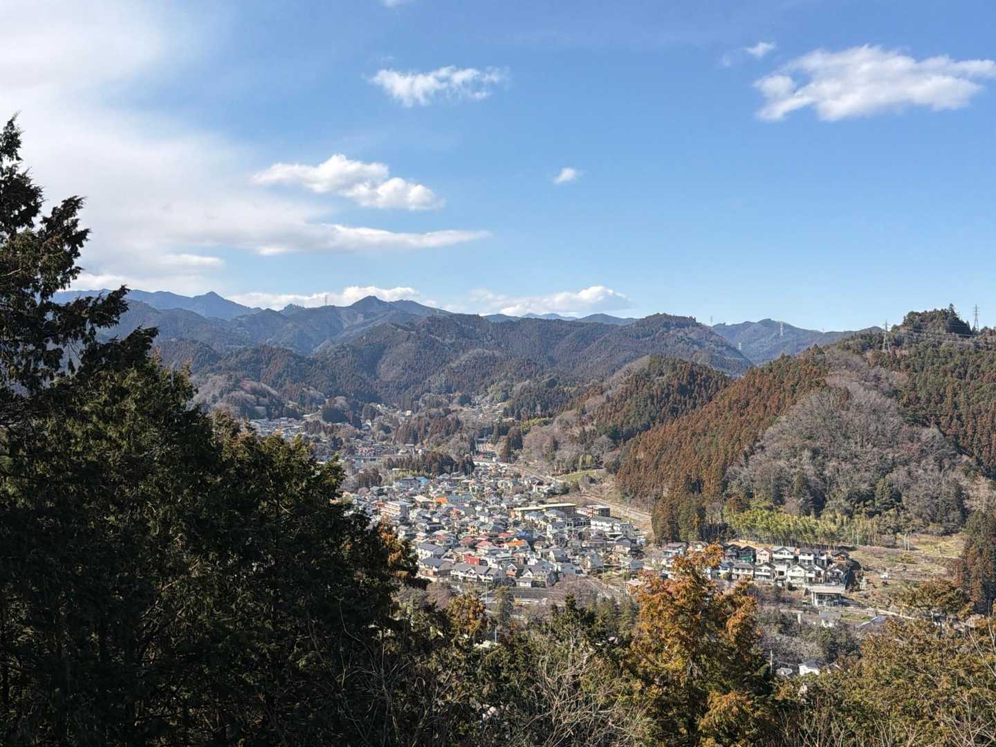 御岳山方面、奥に川苔山⛰️
