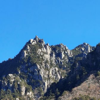 自然公園からの瑞牆山