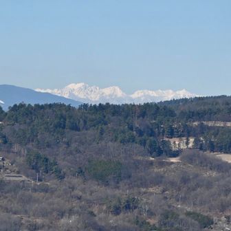 北アルプスズーム
甲府市内で唯一北アルプスを望むことができる山が片山らしい