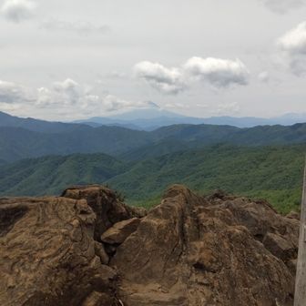 山梨側山頂からの富士山方面