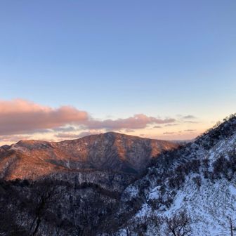 夕焼け、小屋から見られる。綺麗だ