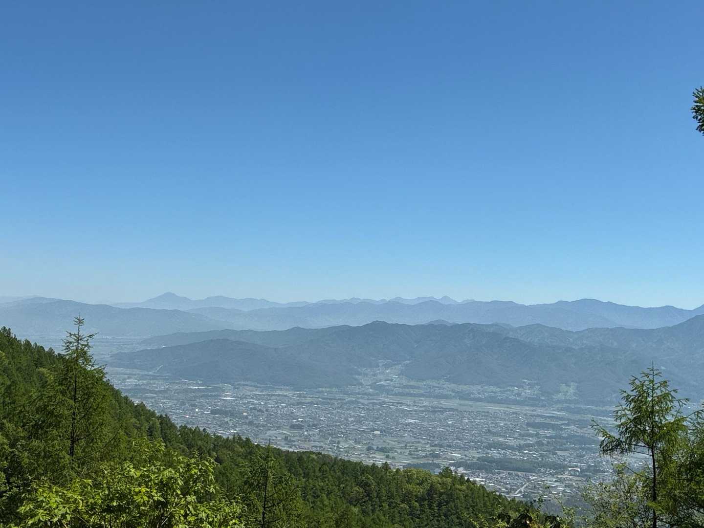 八ヶ岳方面
蓼科山から八ヶ岳連山までくっきり
美しい…