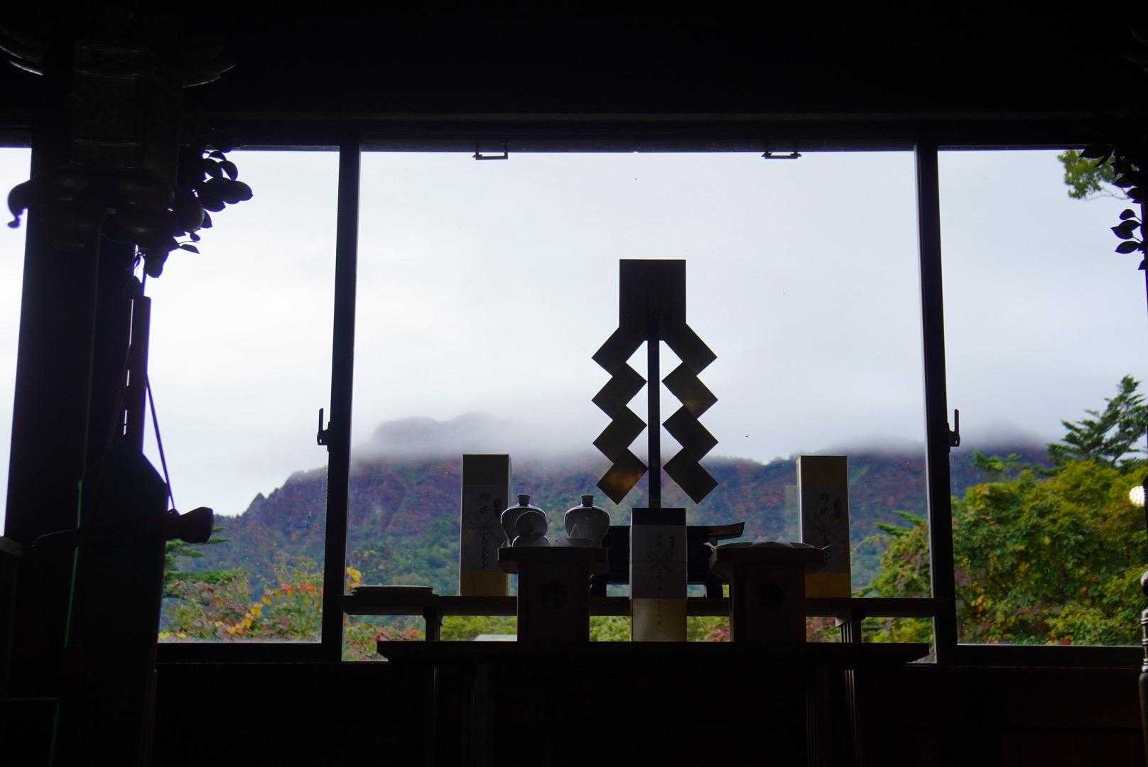 山頂は雲の上('ω')ノ