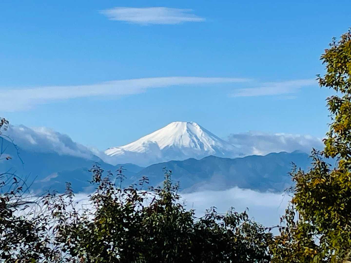 雪の富士山
テンション上がります😍