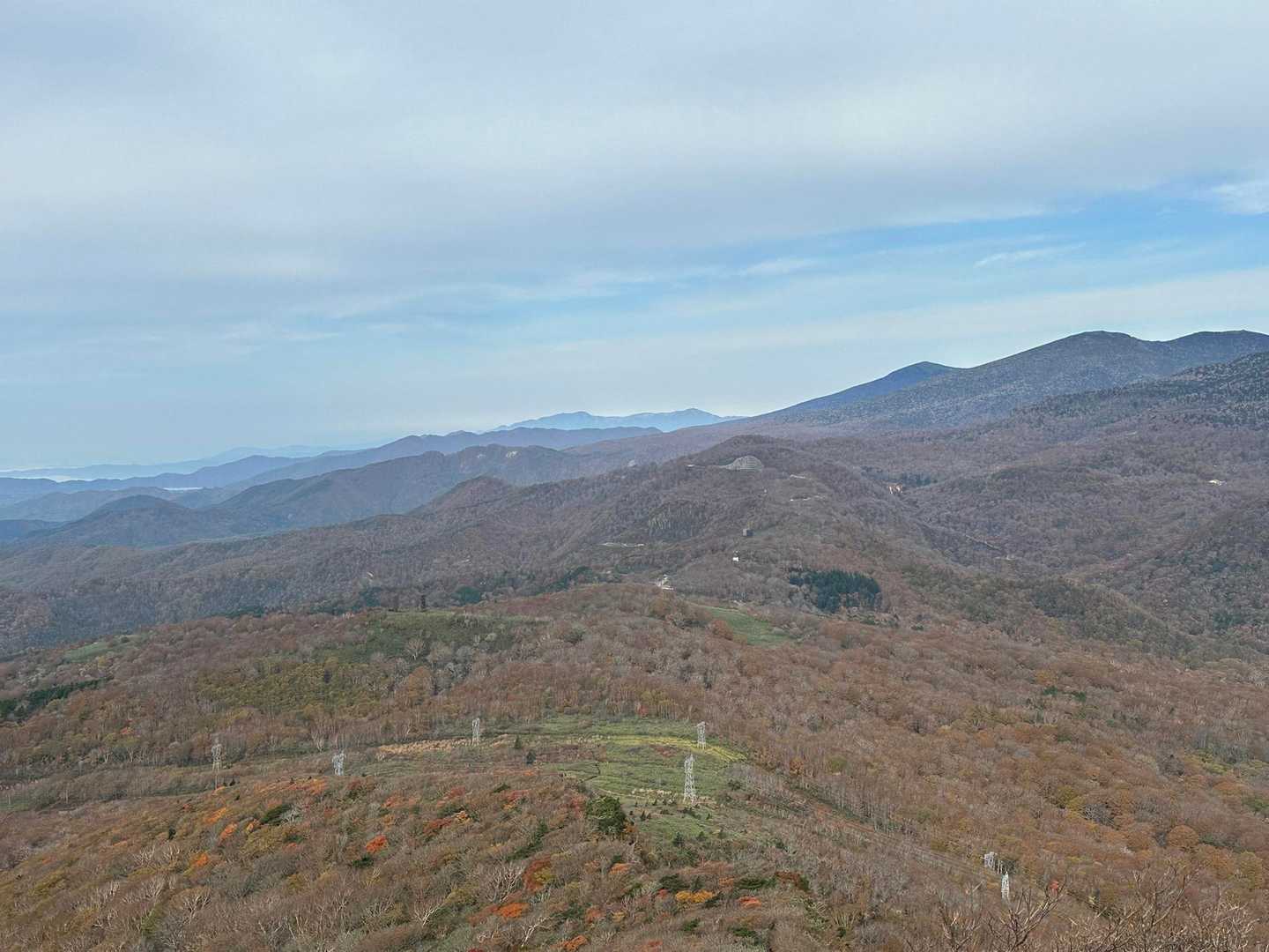 あれっ西吾妻山の隣には飯豊山も