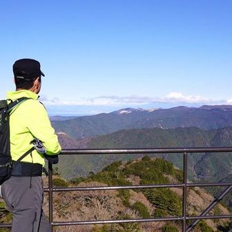 新年お初の富士山。年末の山納めでも八ヶ岳から富士山が見られました。最近は、年末年始に富士山を見ることが多いですね。