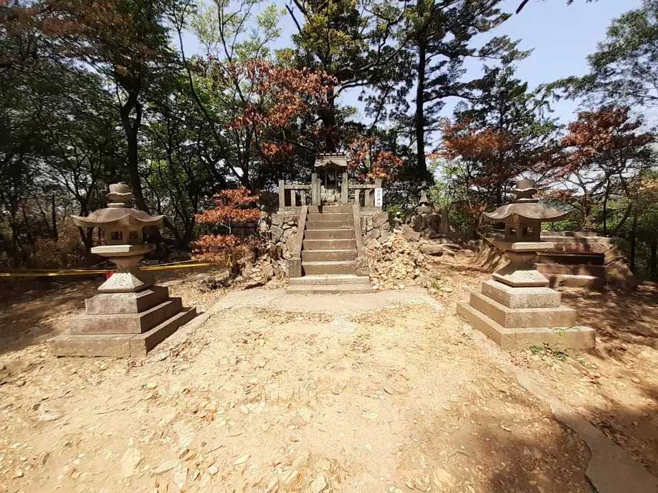 両崖山の写真