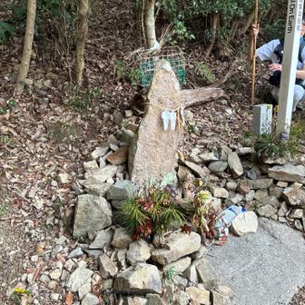 山中渓駅に集合し、少し歩いて第４経塚に到着です。