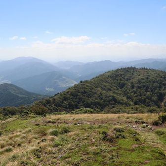 権現山と霊仙山