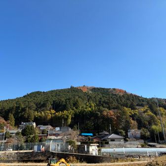 高山の公民館前で昼ごはん
今日は一日中雲ひとつない青空