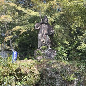 長谷寺に近づくと毘沙門天が現れる
ちょっといかつい