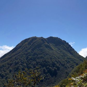 妙高山を仰ぎ見る