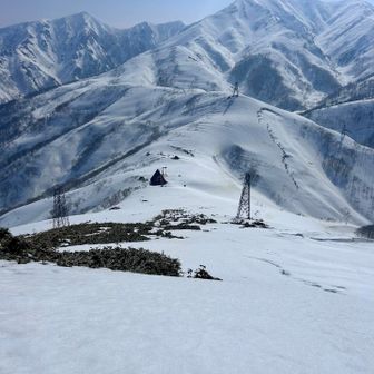 鉄塔と三角の小屋が見えました！🛖