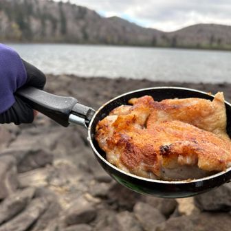 完成〜🍖
皮はカリカリ、中はジューシー🤤
焼き加減サイコー👏🏻🤩