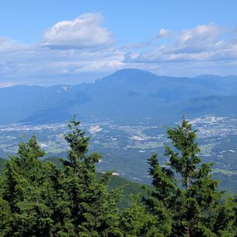 物見岩に移動してきました。物見岩からの恵那山🏔️