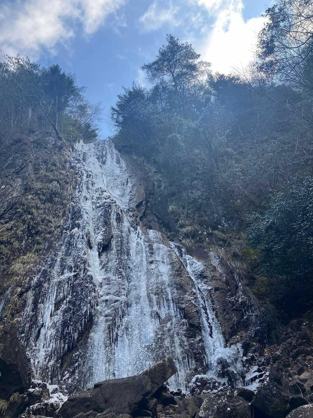 青空と氷瀑