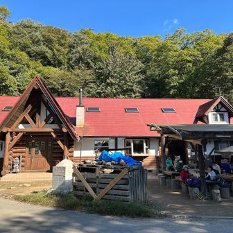 登山口に着いたにゃ〜😸